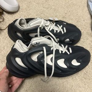 NWT Men's AdiFom Q Sneakers 8.5 US